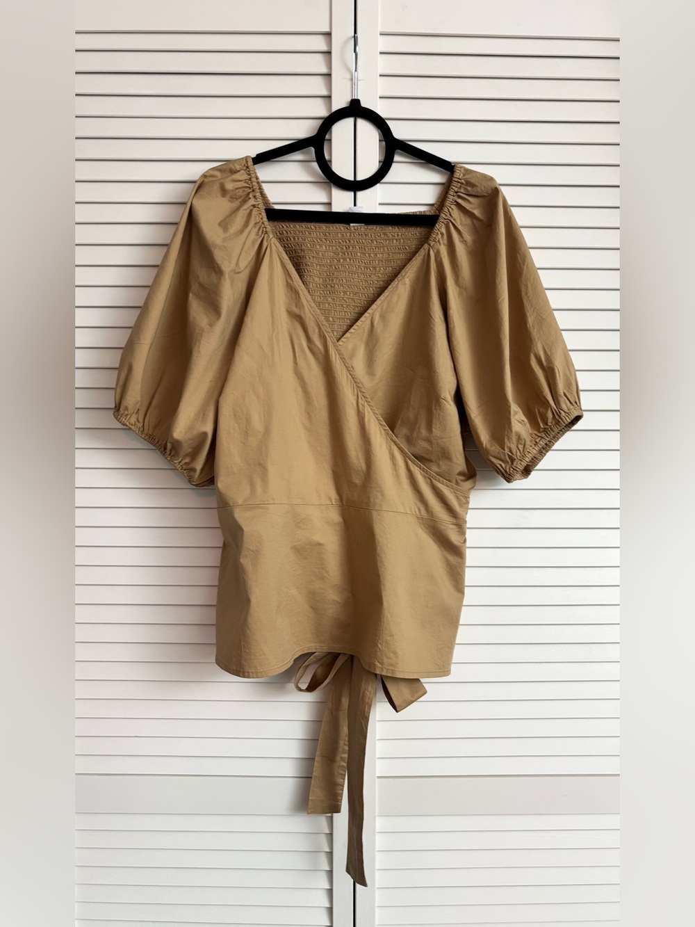 Old Navy Women’s Tan Puff-Sleeve Wrap Top, Size: 2X, NWT